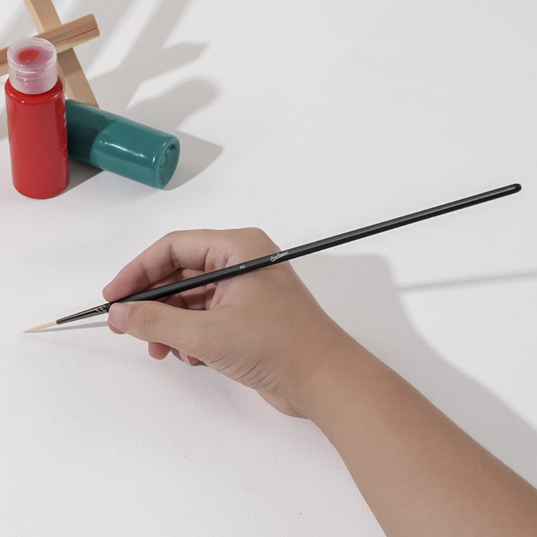 miniature paint brushes