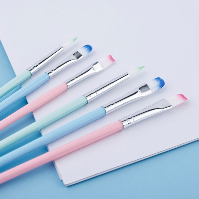 plastic handle nylon brush