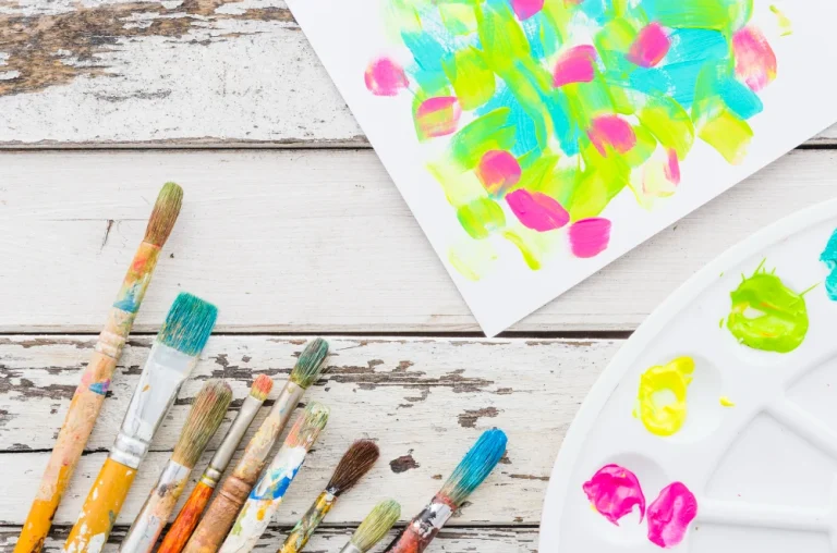 How to Select Safe and Non-Toxic Children's Paint Brushes for Little Artists